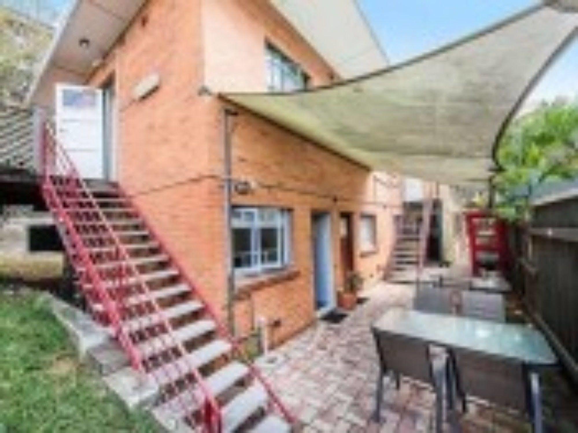 Kookaburra Inn Brisbane Bagian luar foto